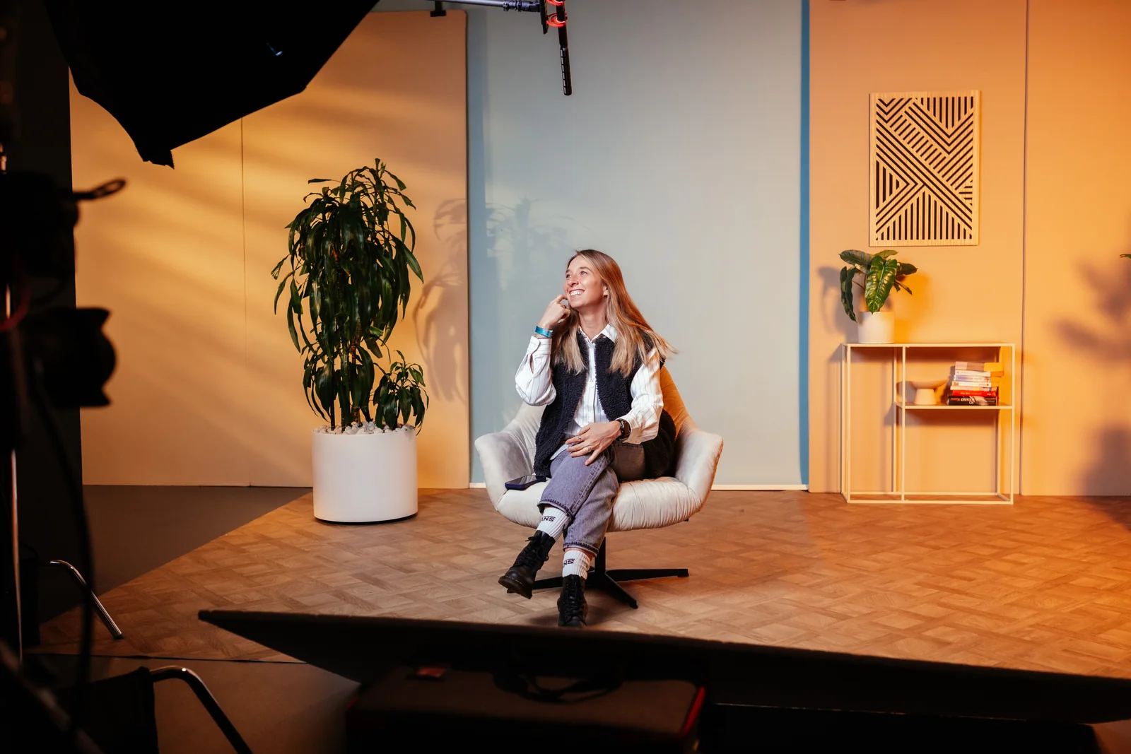 Dreh auf einem gebauten Studio-Set